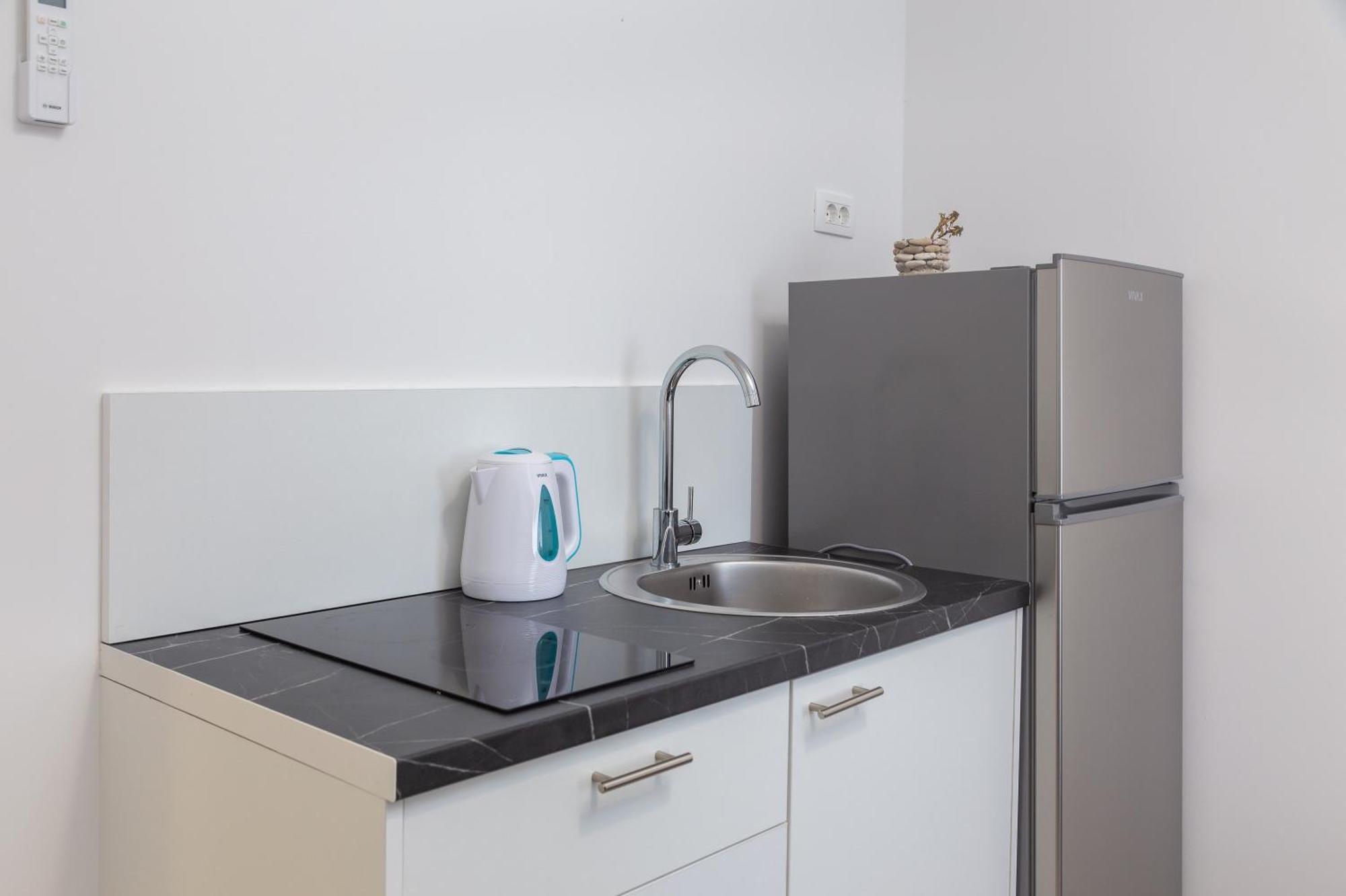 מאקרסקה Beachfront Apartments Providenca With Free Parking חדר תמונה