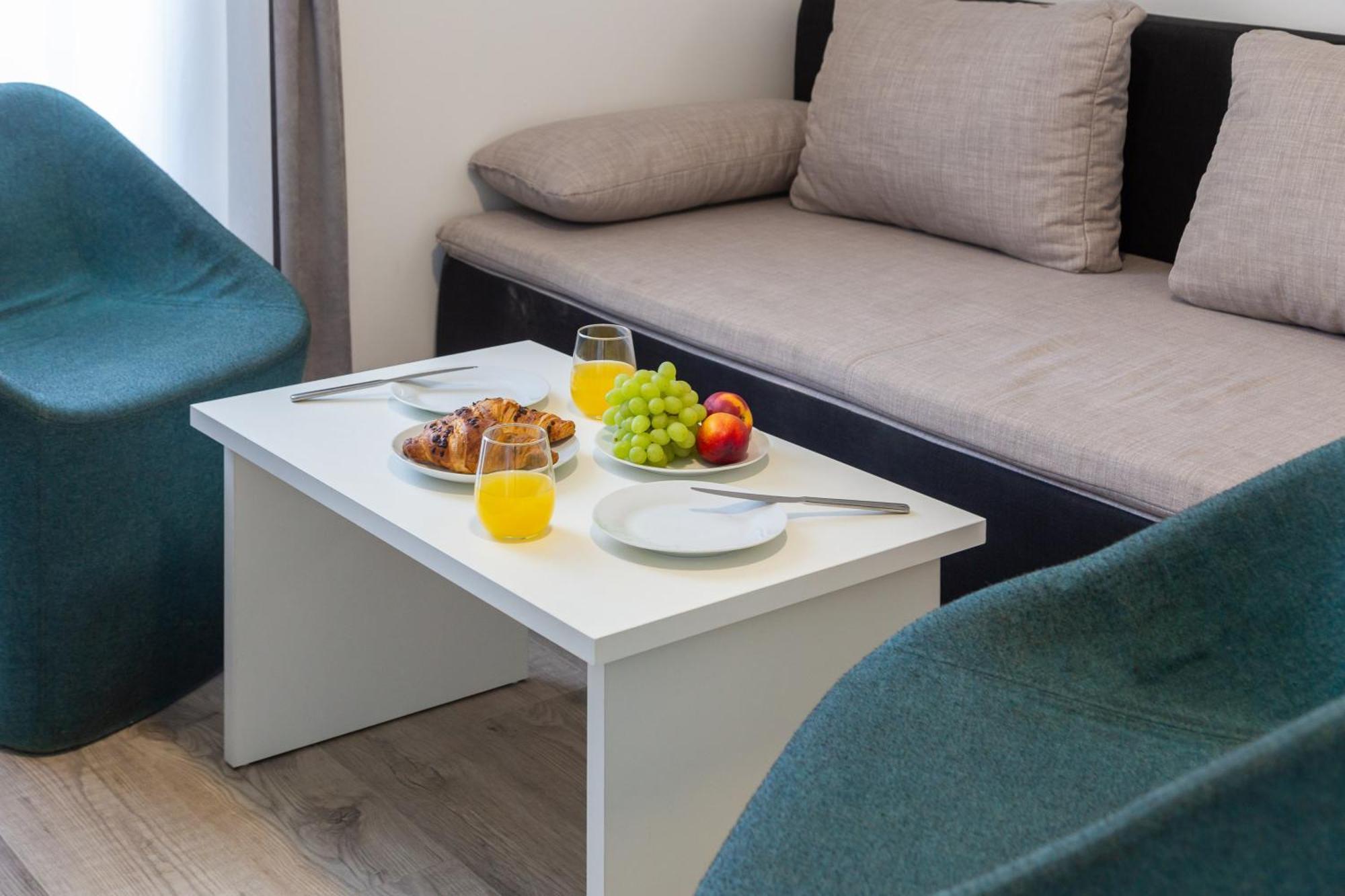 מאקרסקה Beachfront Apartments Providenca With Free Parking מראה חיצוני תמונה