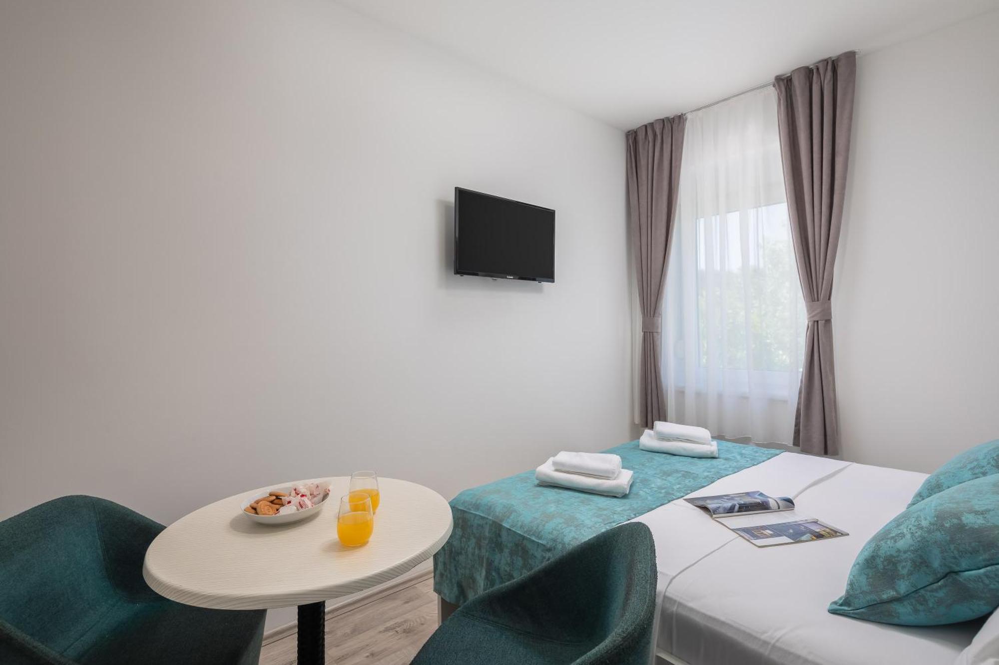 מאקרסקה Beachfront Apartments Providenca With Free Parking מראה חיצוני תמונה