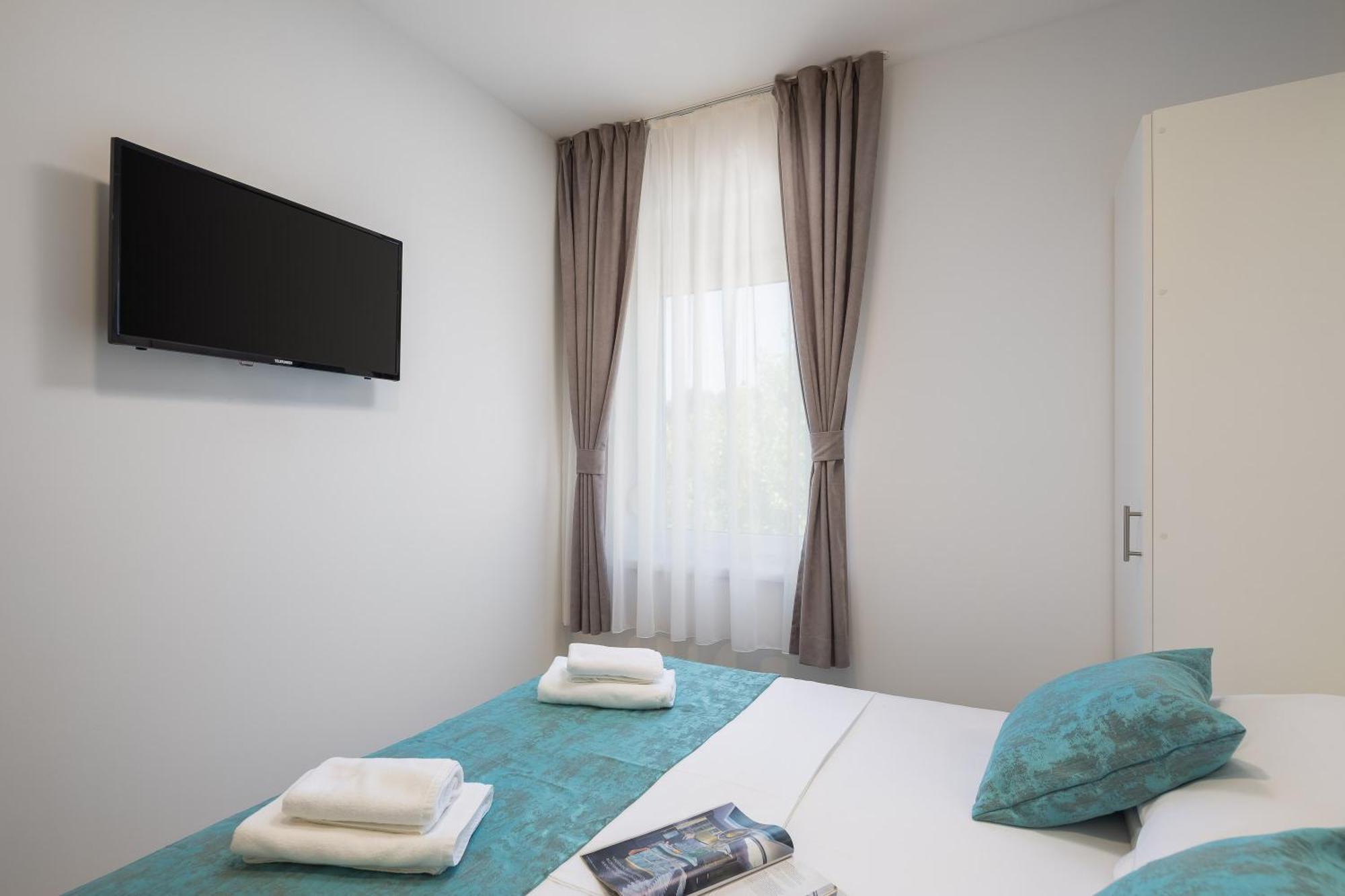 מאקרסקה Beachfront Apartments Providenca With Free Parking מראה חיצוני תמונה
