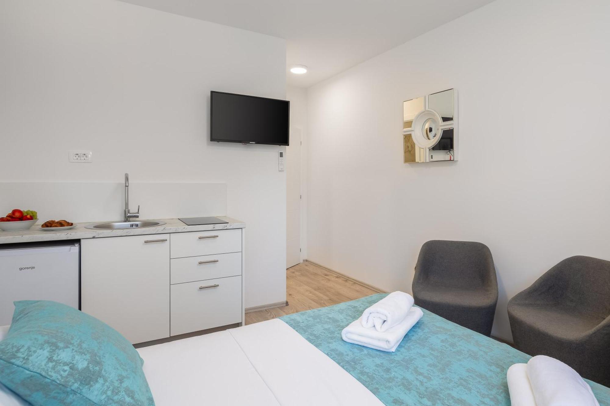 מאקרסקה Beachfront Apartments Providenca With Free Parking חדר תמונה