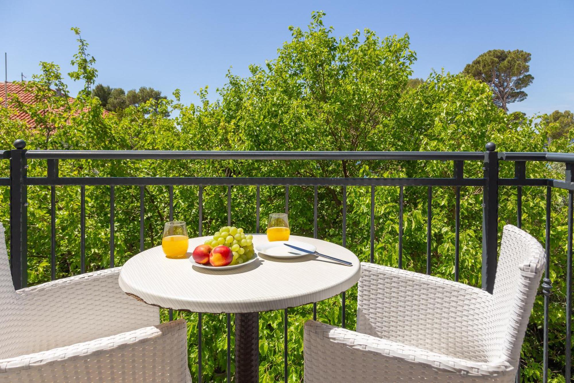 מאקרסקה Beachfront Apartments Providenca With Free Parking מראה חיצוני תמונה