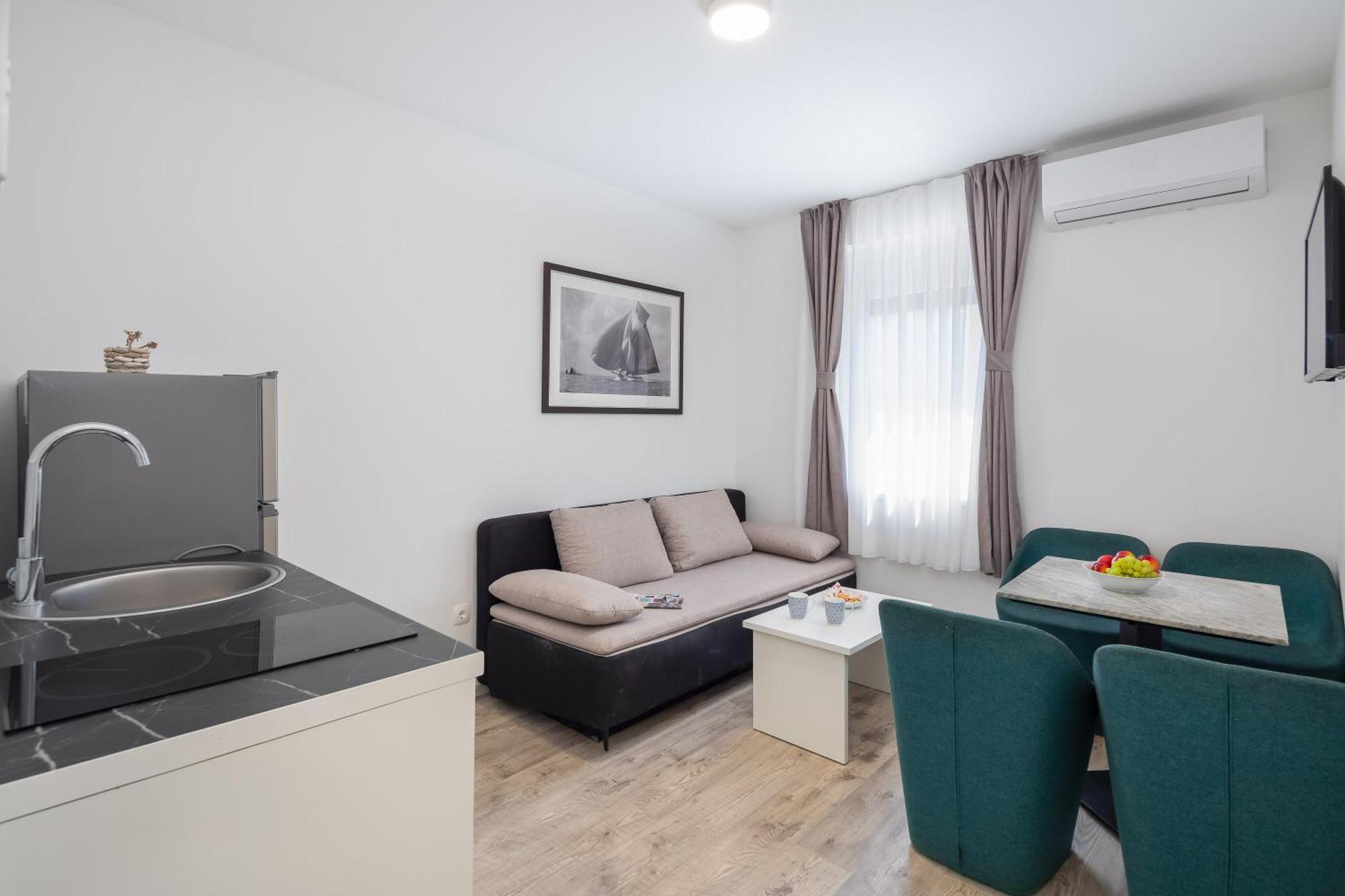 מאקרסקה Beachfront Apartments Providenca With Free Parking מראה חיצוני תמונה