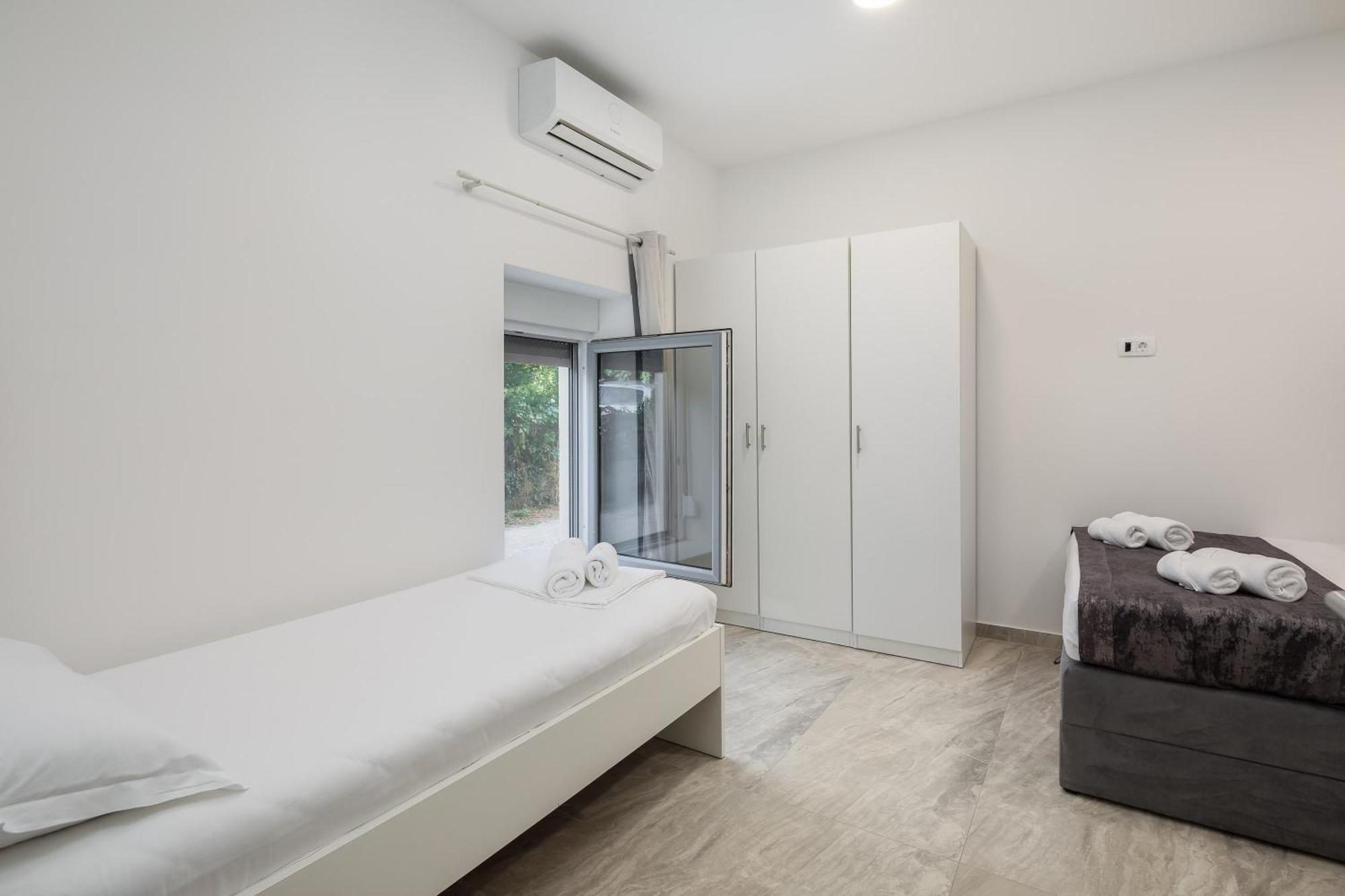 מאקרסקה Beachfront Apartments Providenca With Free Parking חדר תמונה