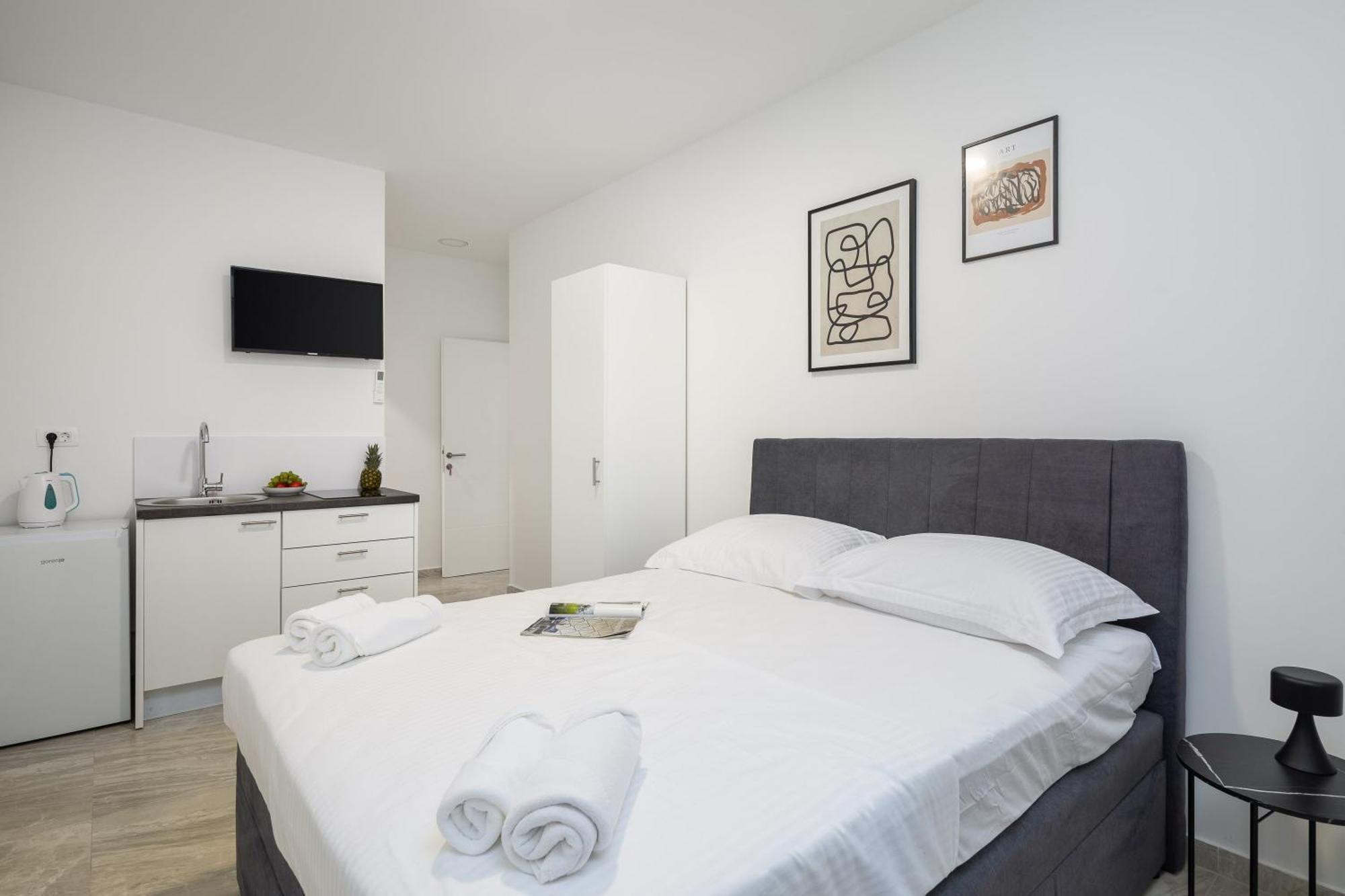 מאקרסקה Beachfront Apartments Providenca With Free Parking חדר תמונה