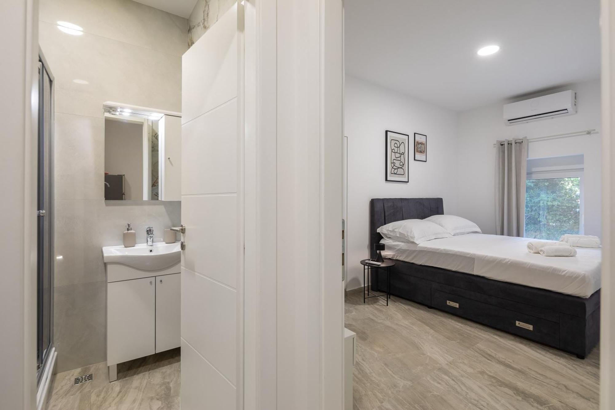 מאקרסקה Beachfront Apartments Providenca With Free Parking חדר תמונה